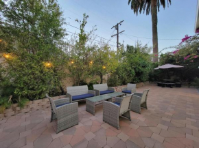3 bedroom apartment by the MrC Hotel and 5 minutes to Rodeo Drive WiFi TV Patio walk to restaurants